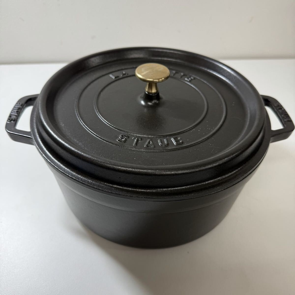 STAUB( -тактный ub) раунд ko раскладушка 26. сигнал low кастрюля черный текущее состояние товар |1 иен старт 