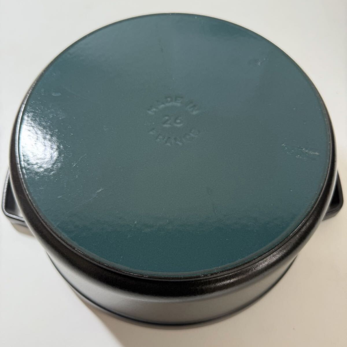 STAUB( -тактный ub) раунд ko раскладушка 26. сигнал low кастрюля черный текущее состояние товар |1 иен старт 