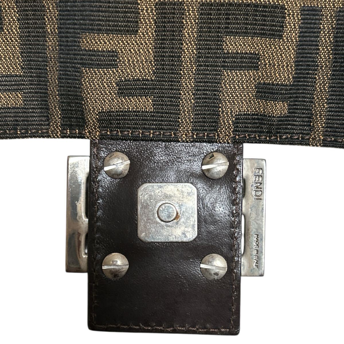 ☆1円スタート FENDI フェンディ ズッカ柄 ショルダーバッグ FF金具 ブラウン FFロゴ_画像6