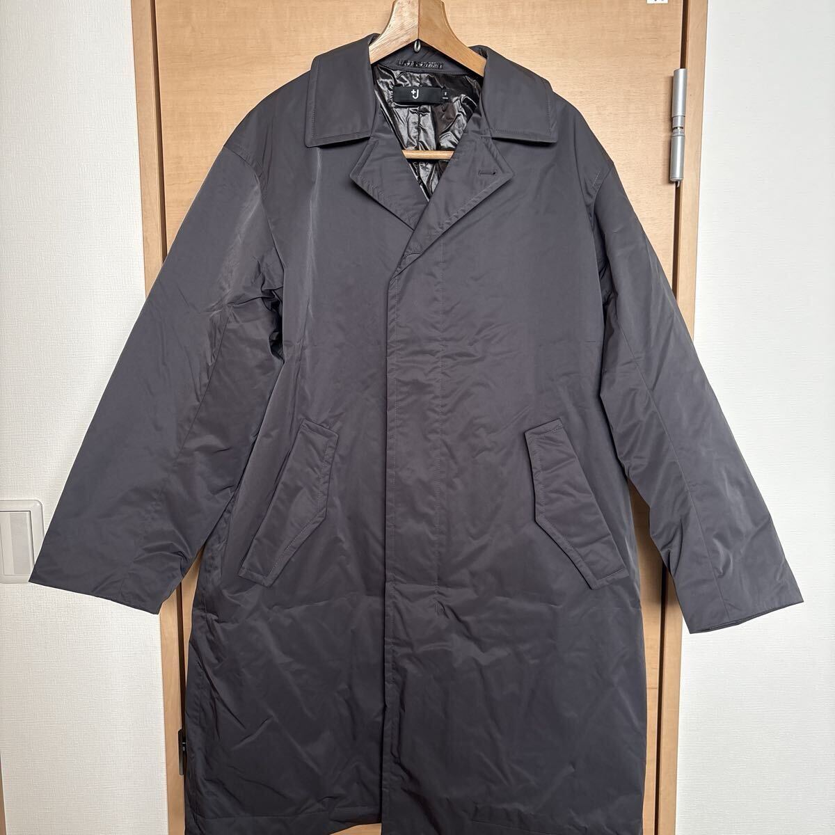 美品　UNIQLO ＋J パデッドオーバーサイズステンカラーコート　ダークグレー　Mサイズ　ユニクロ_画像1