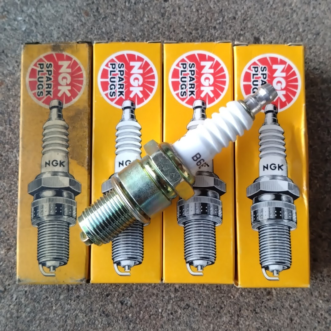 NGK B6ES 4本セット 未使用 スパークプラグ_画像1