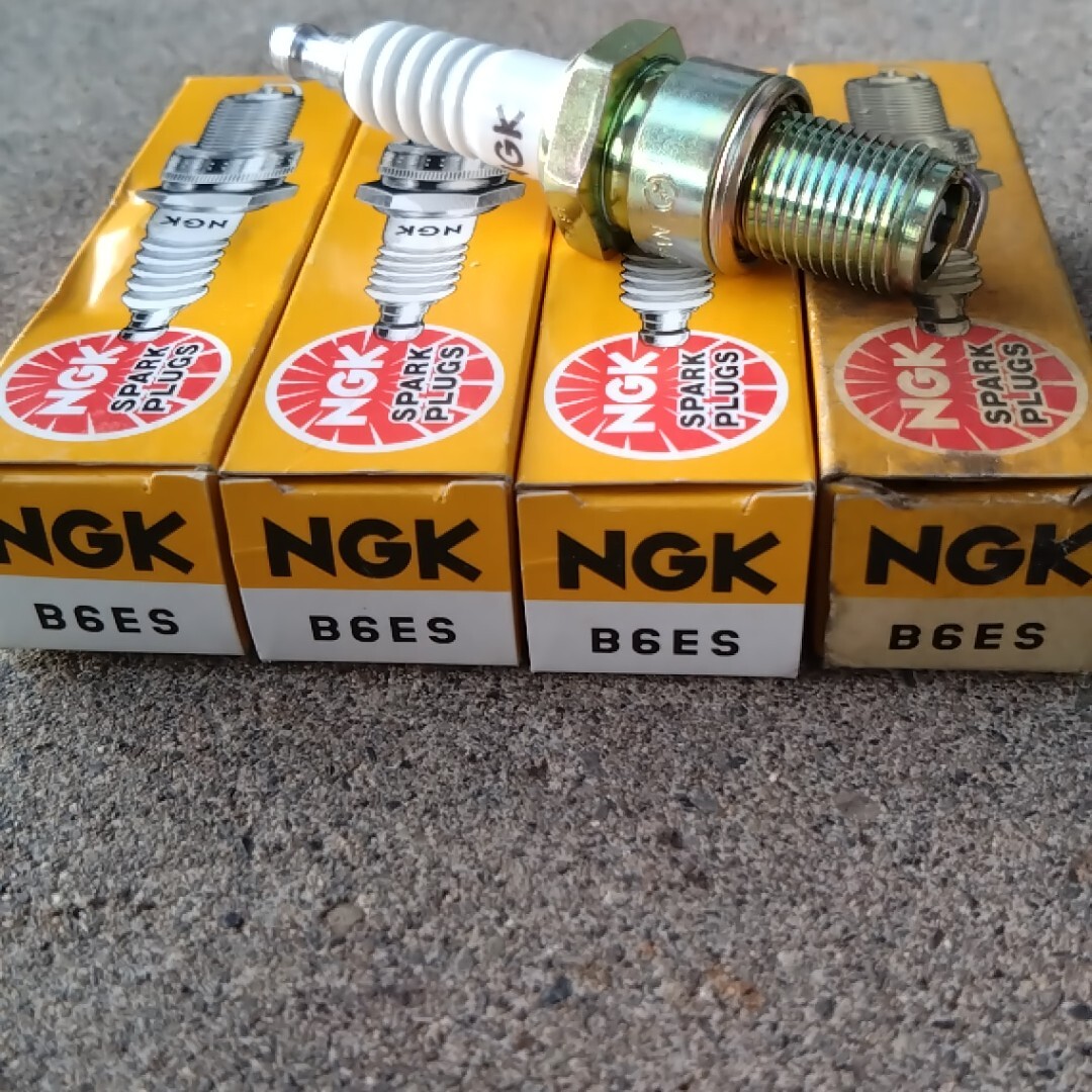 NGK B6ES 4本セット 未使用 スパークプラグ_画像2