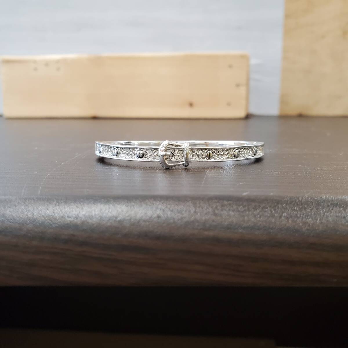 ◆◇中古品 jeweliss ブークル クリスタル パヴェ ベルト ブレスレット バングル ジュエリス アクセサリー セレモニー AA3357-205◇◆_画像3