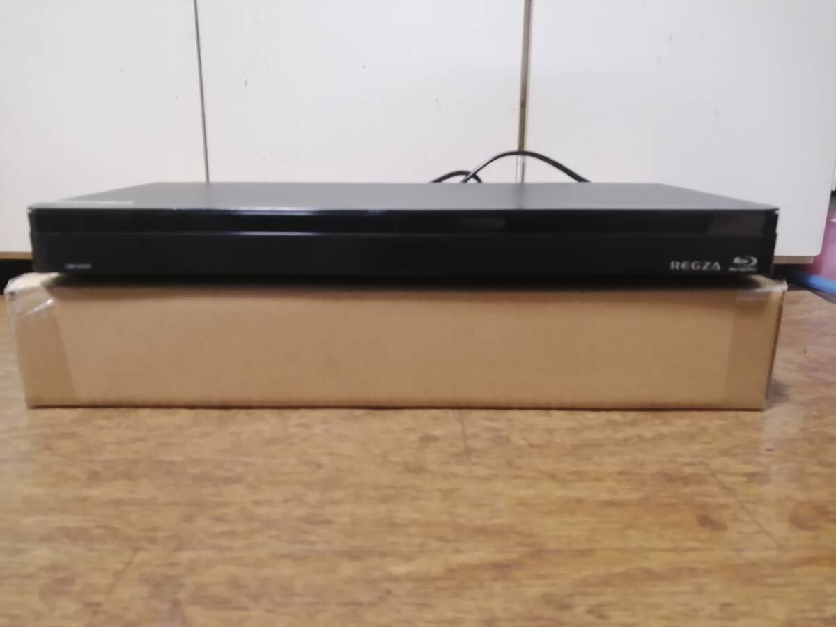 送料80S 東芝 HDD& BD レコーダ－超美品20年製 DBR-W509 2TBに換装 録画4倍の184時間 リモコン等付属品付 分解掃除 HDD検査 整備済_画像1