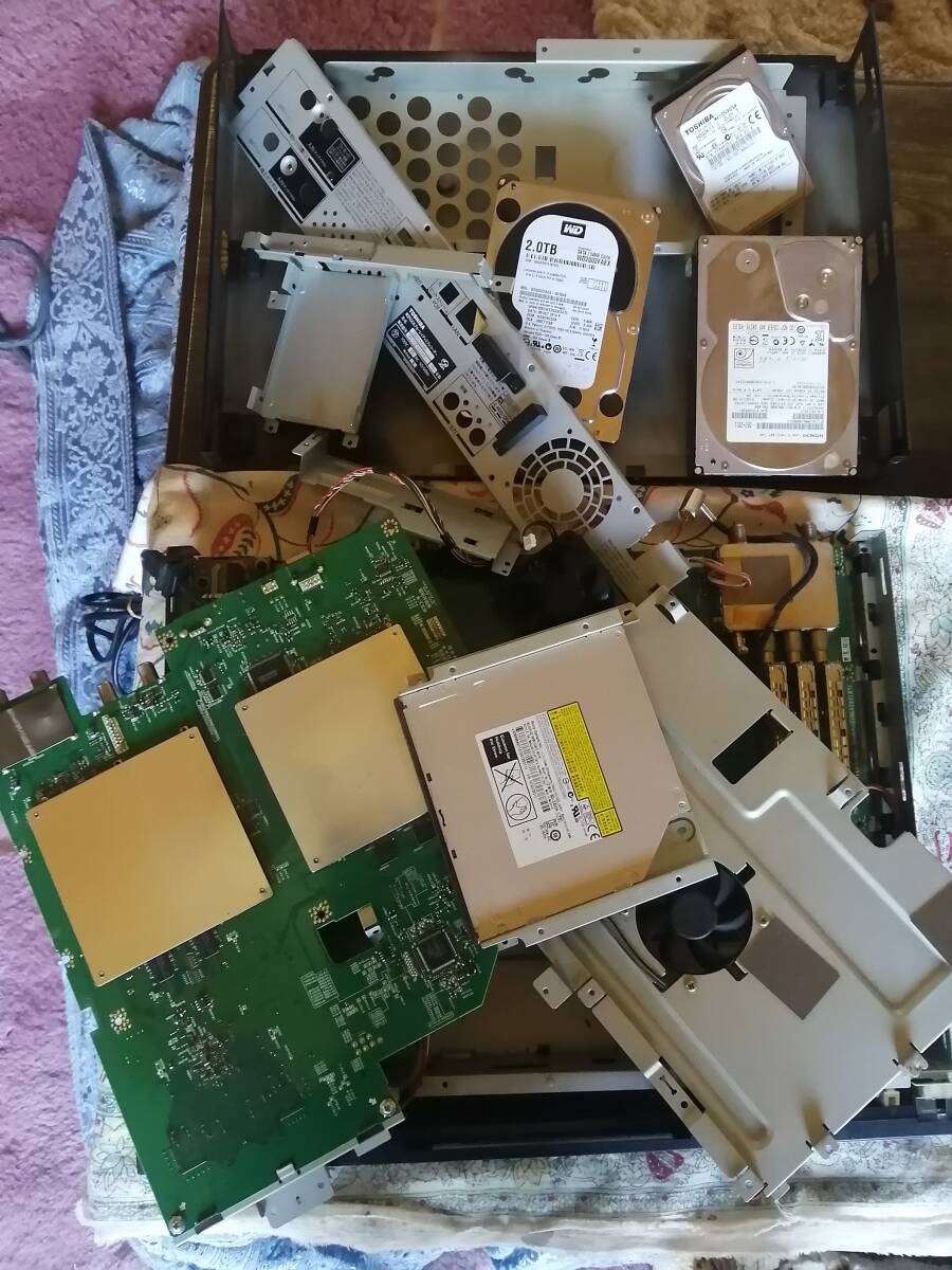 送料100S 東芝 HDD& BD タイムシフトマシン DBR-M190 5TB リモコン カード2枚付 分解掃除 HDD検査 整備済_画像8