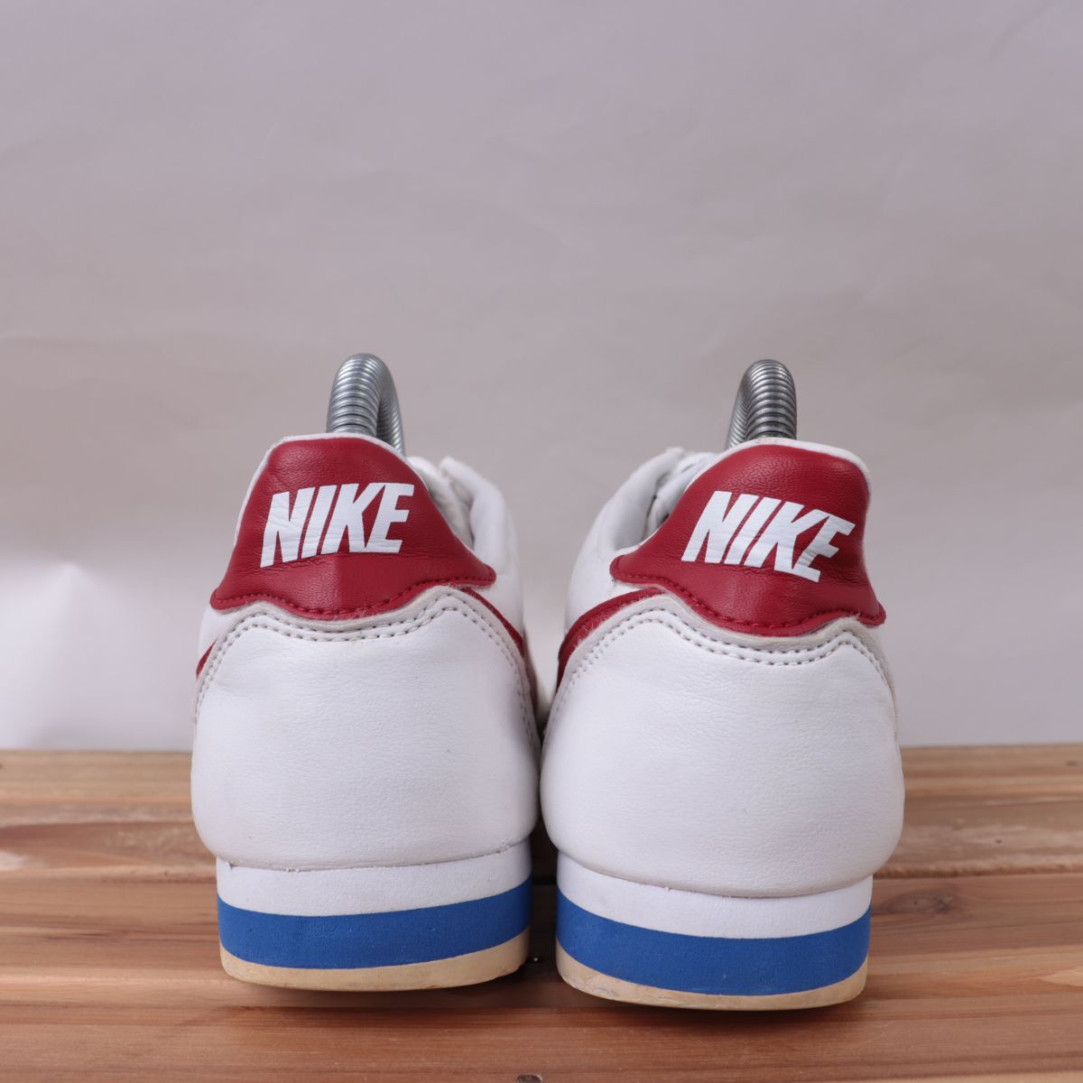 z3103 ナイキ コルテッツ US9 26.0cm/白 ホワイト 赤 レッド 青 ブルー NIKE CORTEZ レディース スニーカー 中古_画像4