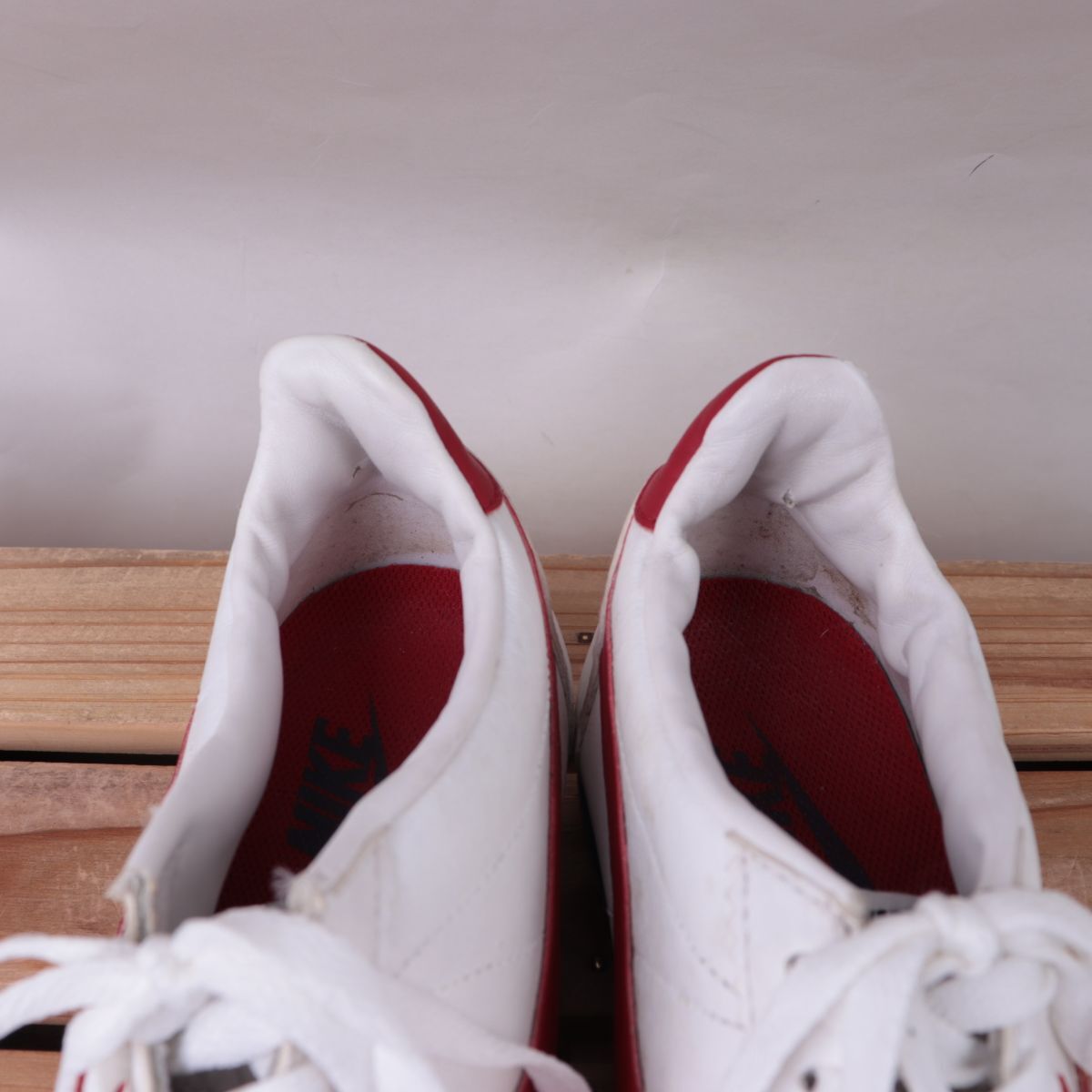 z3103 ナイキ コルテッツ US9 26.0cm/白 ホワイト 赤 レッド 青 ブルー NIKE CORTEZ レディース スニーカー 中古_画像6