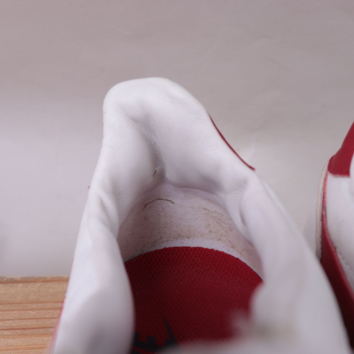 z3103 ナイキ コルテッツ US9 26.0cm/白 ホワイト 赤 レッド 青 ブルー NIKE CORTEZ レディース スニーカー 中古_画像7