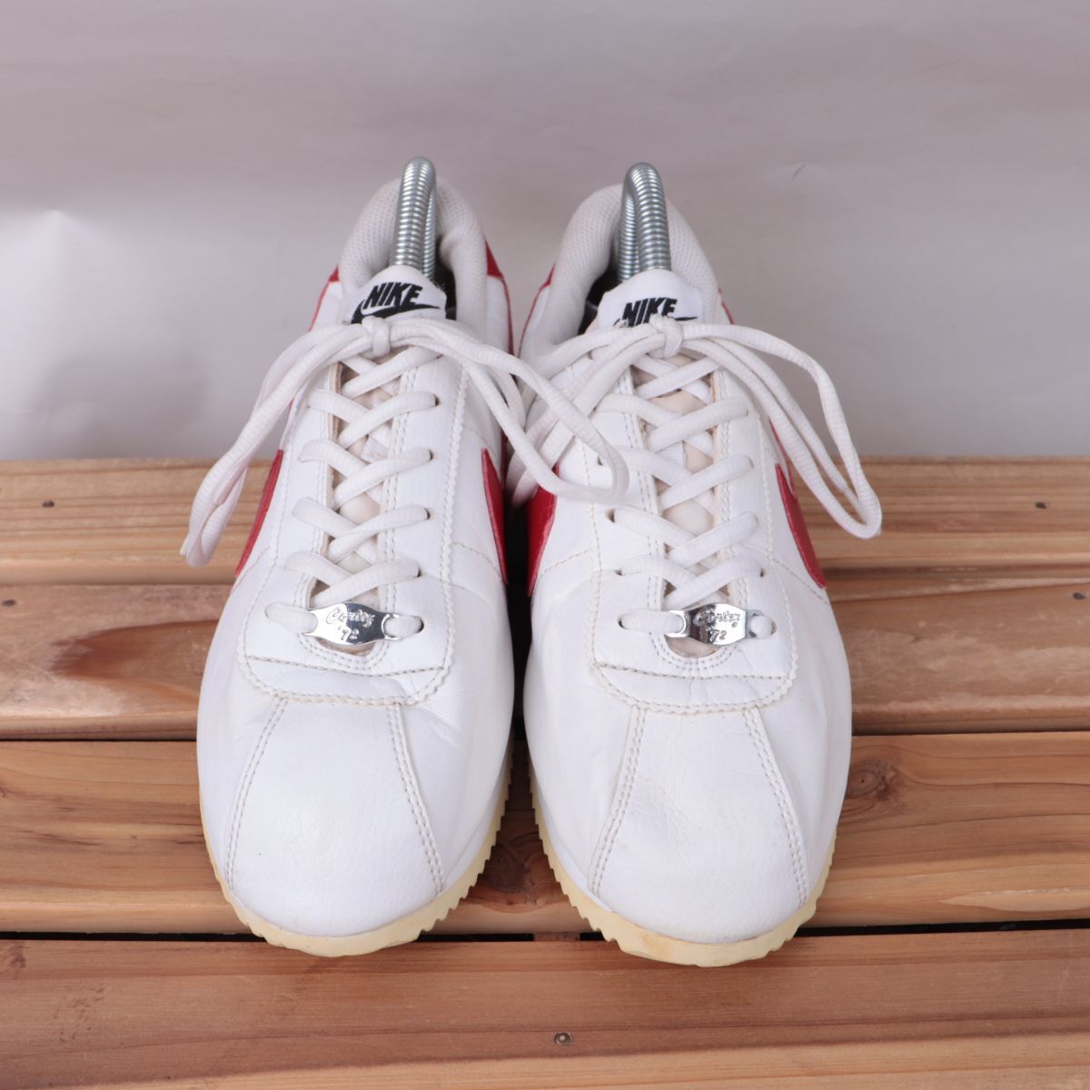 z3234 ナイキ コルテッツ US7Y 25.0cm/白 ホワイト 赤 レッド 水色 NIKE CORTEZ ボーイズ ユースサイズ スニーカー 中古_画像2