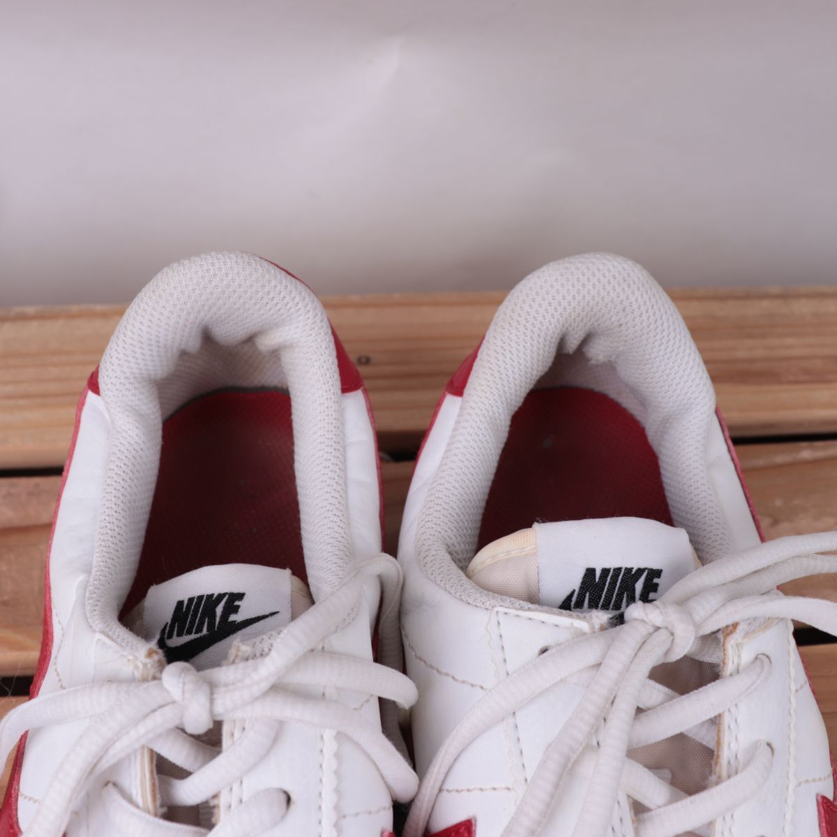 z3234 ナイキ コルテッツ US7Y 25.0cm/白 ホワイト 赤 レッド 水色 NIKE CORTEZ ボーイズ ユースサイズ スニーカー 中古_画像6