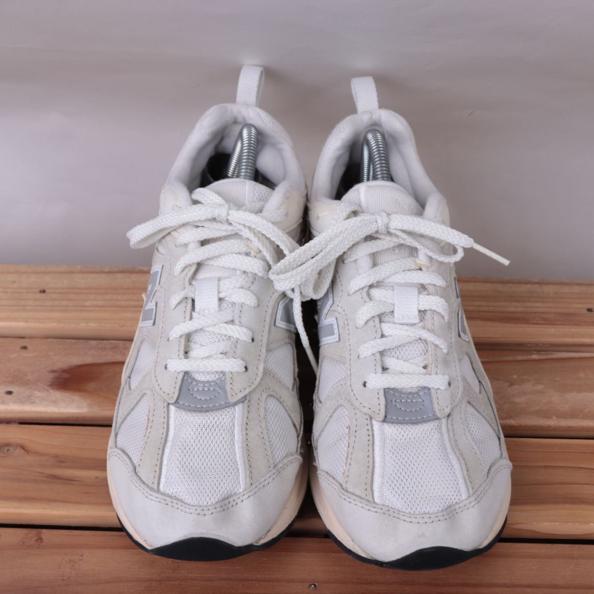 z3626【878】ニューバランス US8.5 26.5cm/ライトグレー 白 ライトベージュ newbalance メンズ スニーカー 中古_画像2