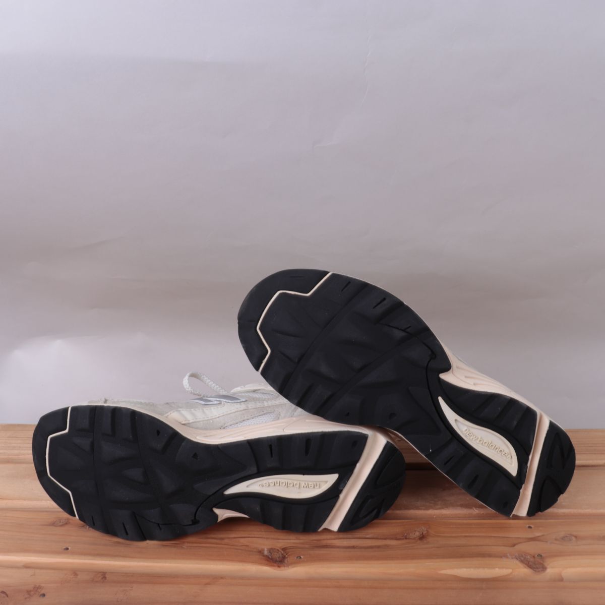 z3626【878】ニューバランス US8.5 26.5cm/ライトグレー 白 ライトベージュ newbalance メンズ スニーカー 中古_画像6