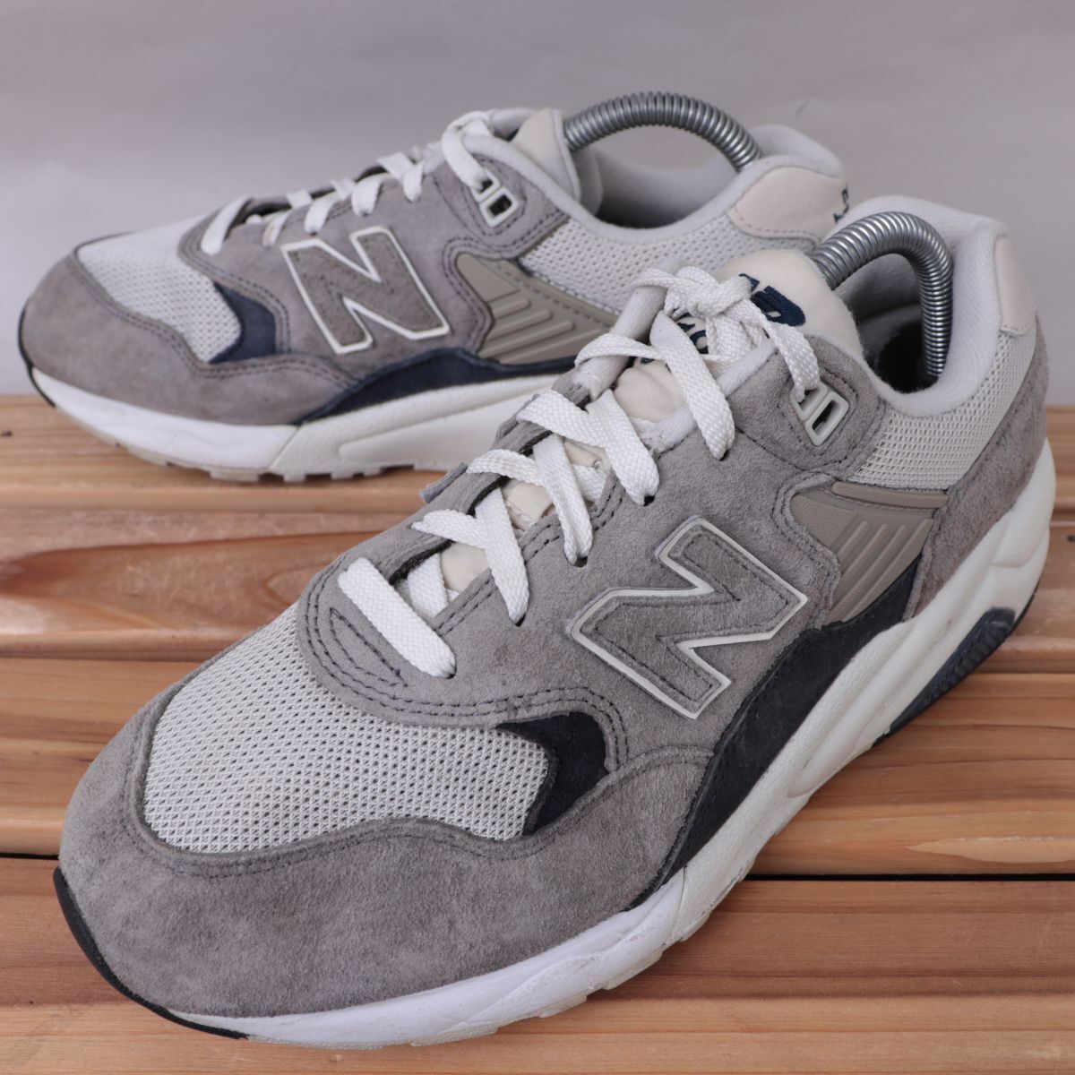 z3668【580】ニューバランス US7.5 25.5cm/グレー 灰 白 紺 newbalance メンズ スニーカー 中古_画像1