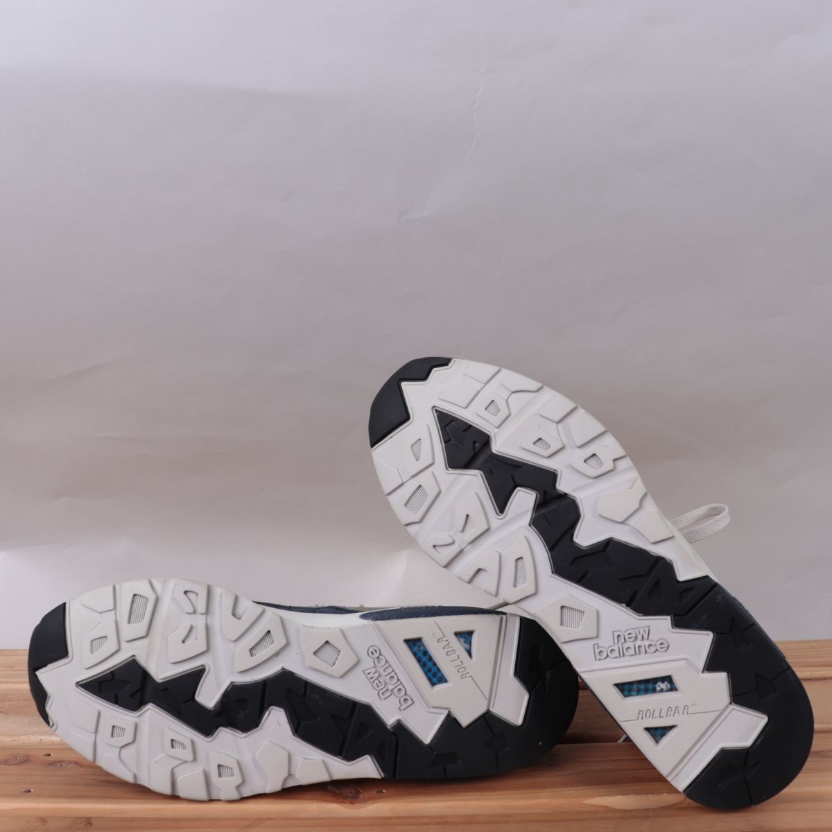 z3668【580】ニューバランス US7.5 25.5cm/グレー 灰 白 紺 newbalance メンズ スニーカー 中古_画像5