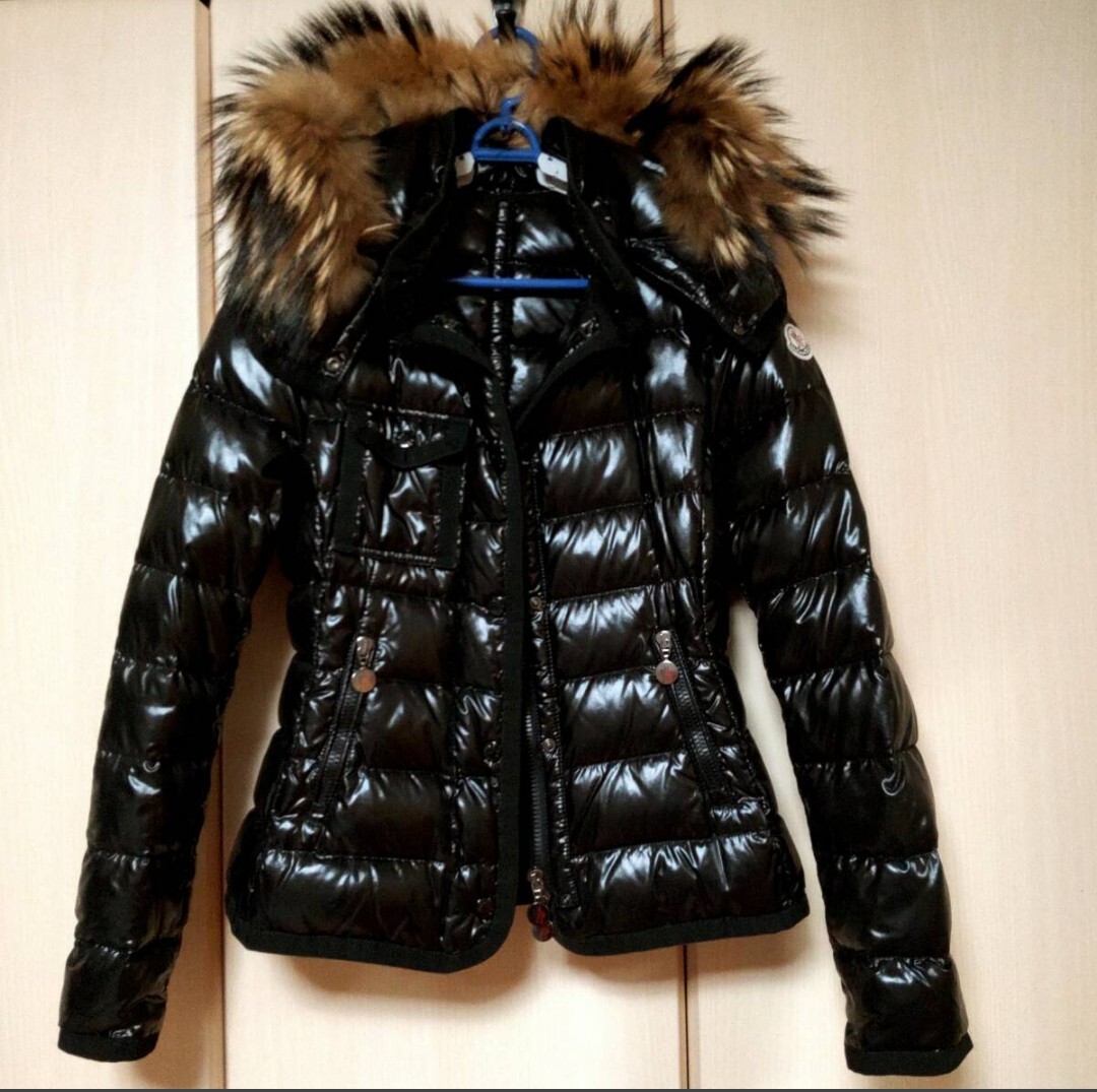 美品即決 モンクレール アルモアーズ MONCLER ARMOISE ダウンジャケット 1/M〜L リアルファー付き 黒 _画像2