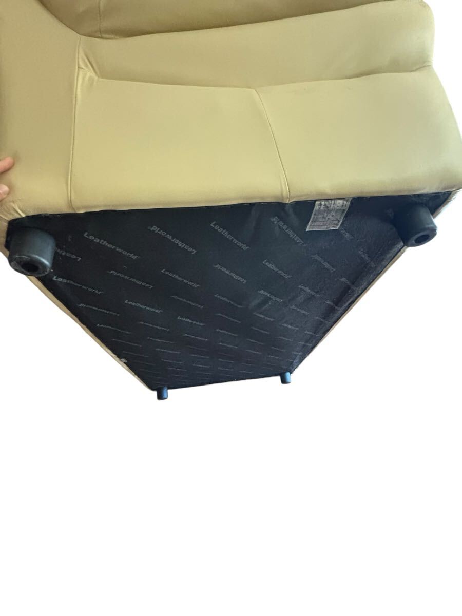 【滋賀引取】IDC大塚家具 レザーワールド Leatherworld レザー 2人掛けワイドソファ ホワイト クリーム色_画像4