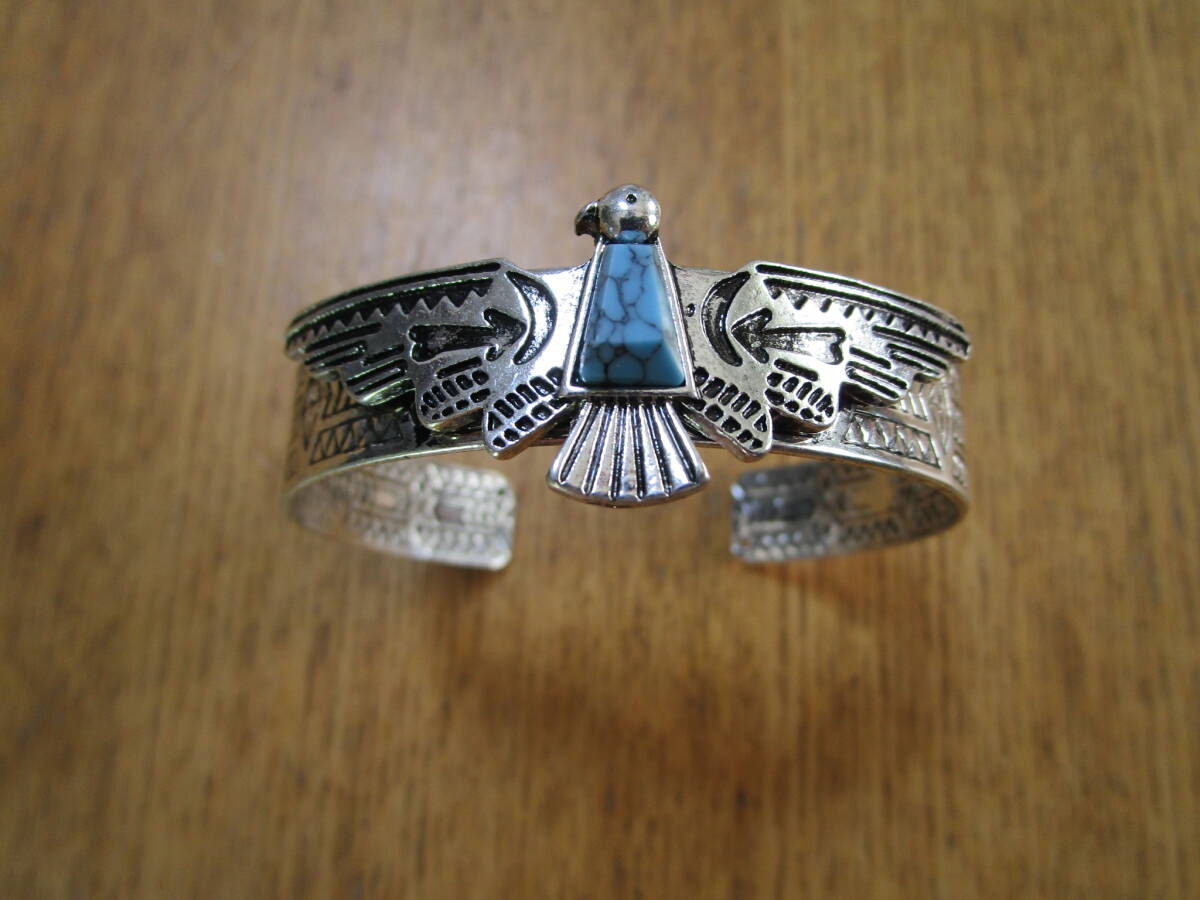 【新品・未使用・送料140円】ターコイズ トルコ石 ブレスレット バングル ナバホ nabajo アクセサリー_画像3