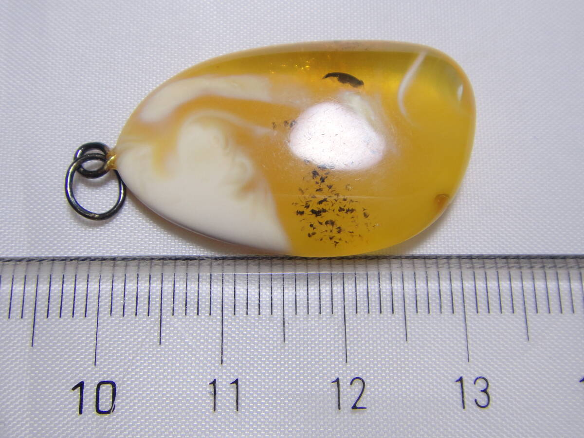 本琥珀　本コハク　ロイヤルアンバー　ネックレストップ　チャーム　良い色合い　レトロ　ヴィンテージ　D728_画像8
