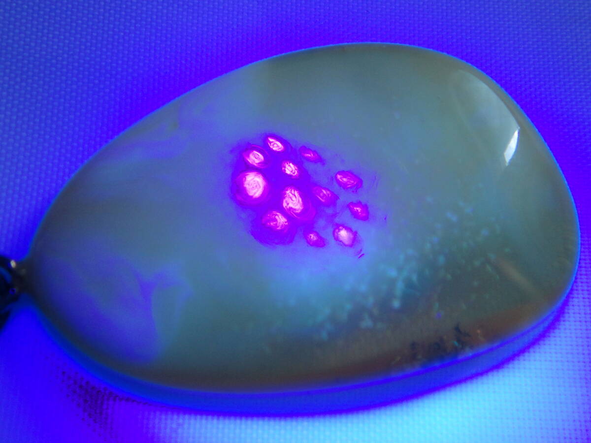 本琥珀　本コハク　ロイヤルアンバー　ネックレストップ　チャーム　良い色合い　レトロ　ヴィンテージ　D728_画像7