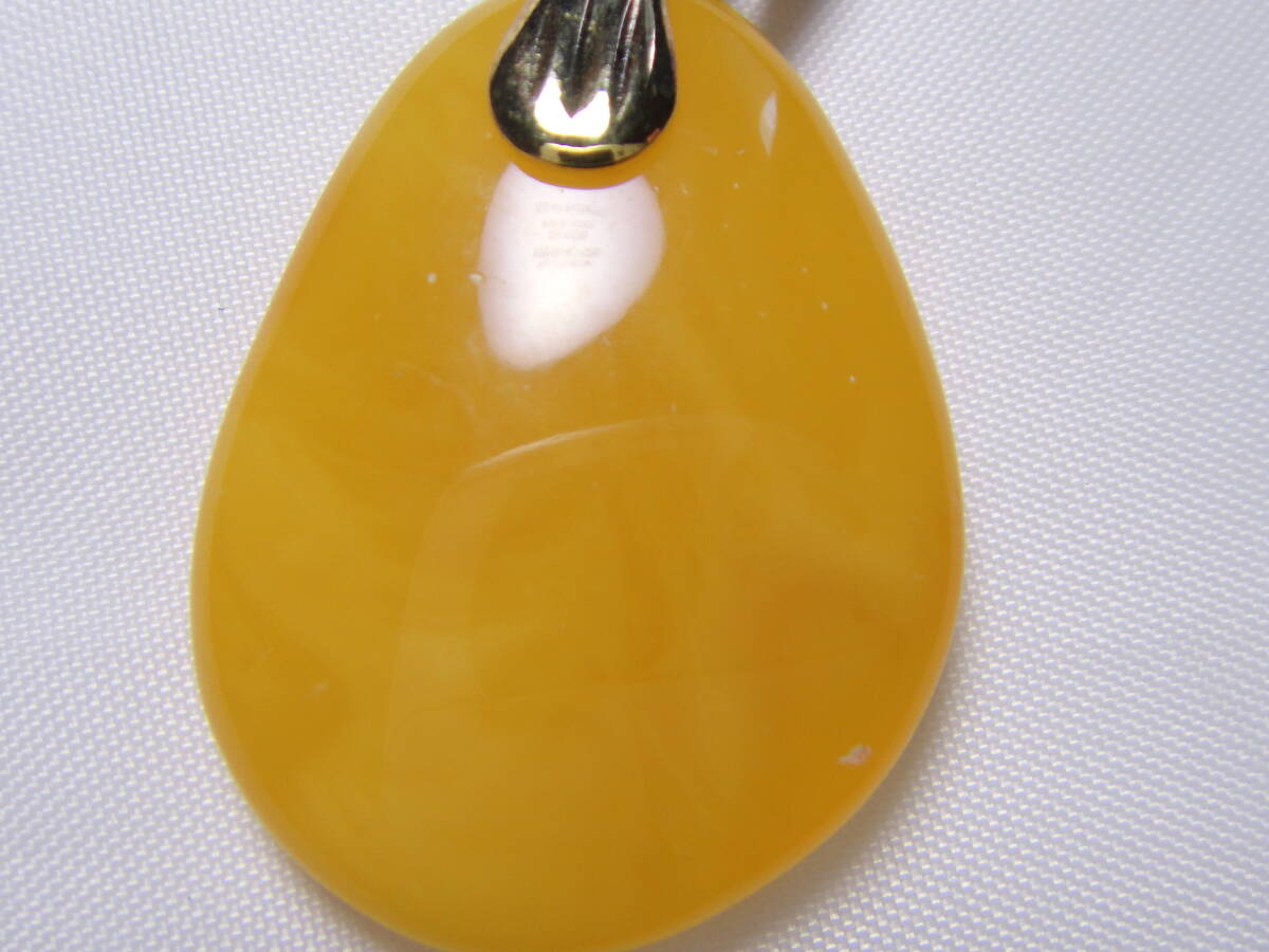 本琥珀　本コハク　ロイヤルアンバー　ネックレストップ　チャーム　良い色味　925刻印　レトロ　ヴィンテージ　D729_画像3