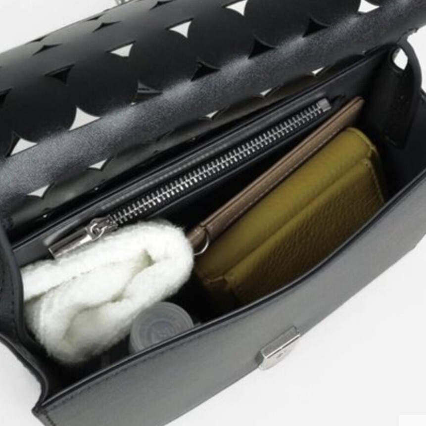 新品 nouer ショルダーバッグ 未使用 ヌエール カットアウトデザイン 黒 サークルモチーフ タグ付き_画像10