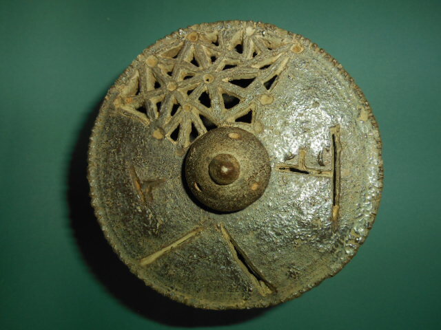 ☆☆　古越前　鎌倉時代　珍品　香炉　透かし彫り　幾何学文　桐箱　☆☆_画像3