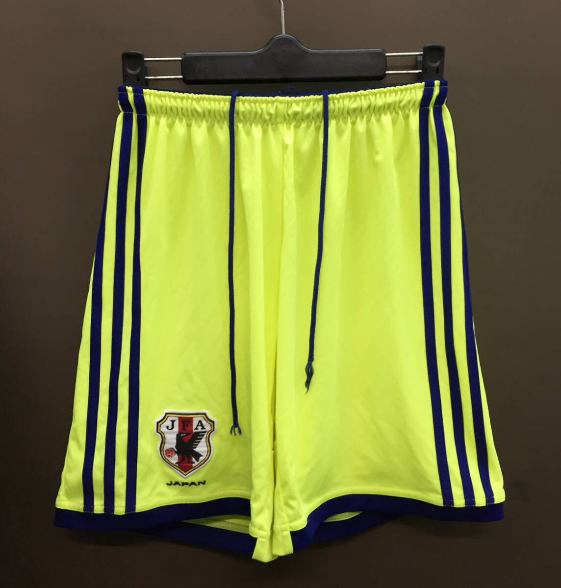 a■美品 子供用 JFAサッカー日本代表デザイン サッカーパンツ M/可 adidasアディダス_画像1