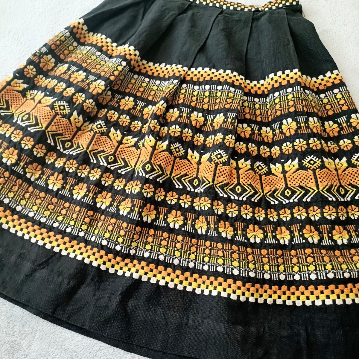 グアテマラ製 ハンドメイドスカート 民族衣装 手織 キッズ エスニック フォークロア アニマル 刺繍 ヴィンテージ古着 ヒッピー ボヘミアン_画像3