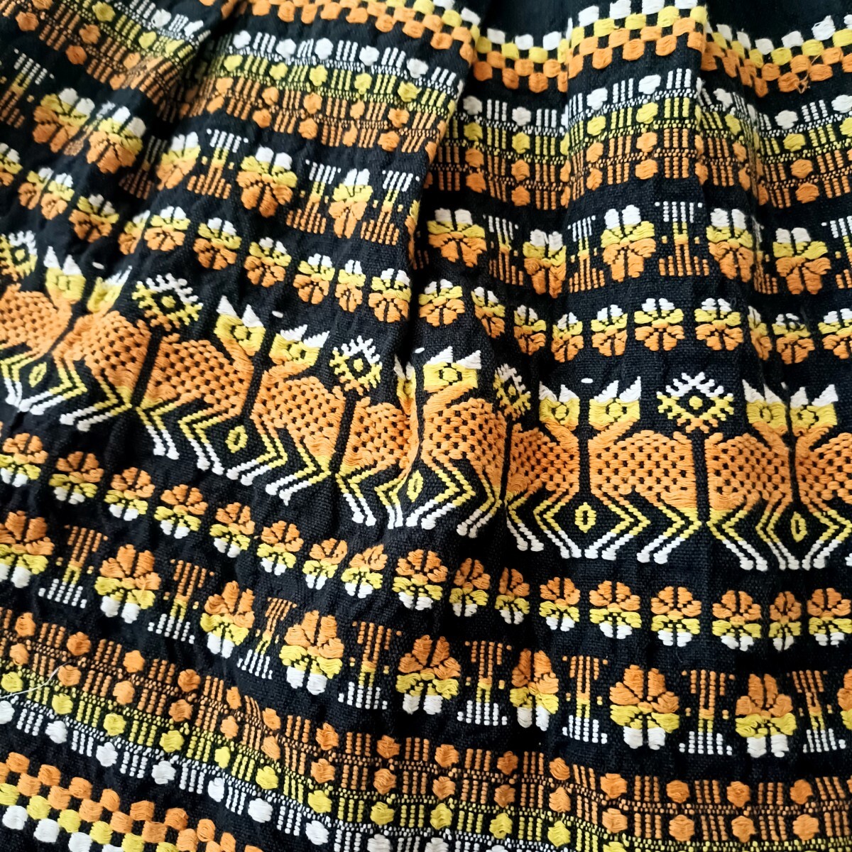 グアテマラ製 ハンドメイドスカート 民族衣装 手織 キッズ エスニック フォークロア アニマル 刺繍 ヴィンテージ古着 ヒッピー ボヘミアン_画像4