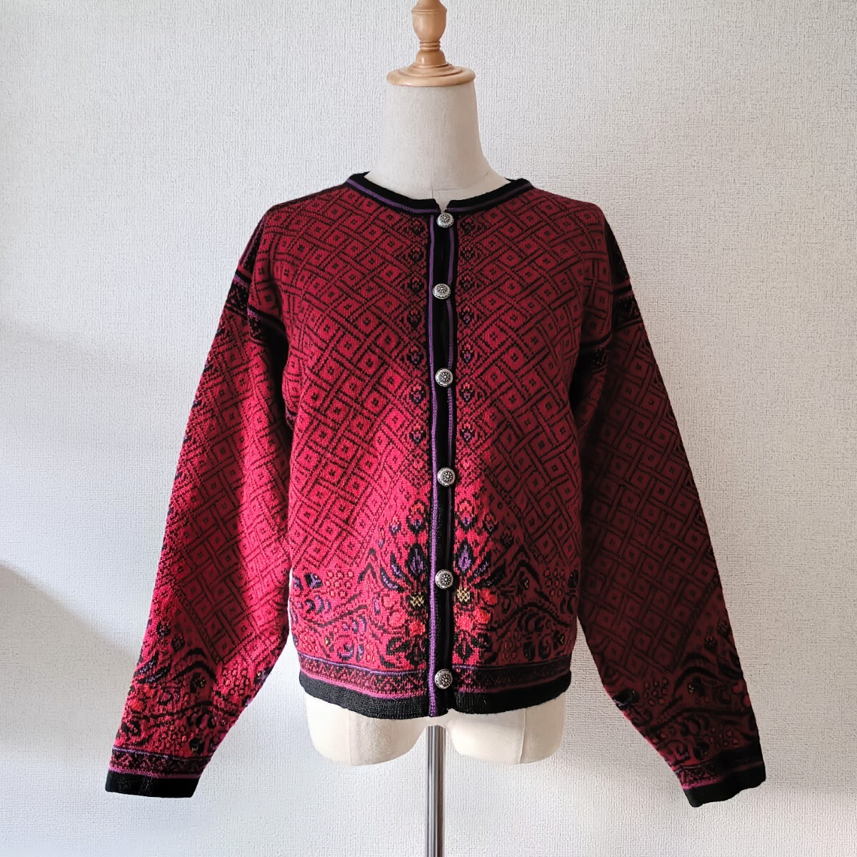 ノルウェー製 DALE OF NORWAY チロルカーディガン 花柄 幾何学 ノルディック柄 ウール フォークロア メタルボタン ヴィンテージ 古着 北欧_画像9