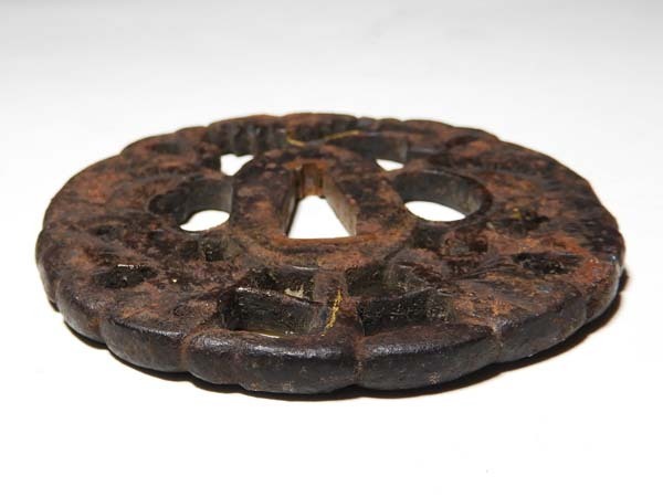 [ персик ] меч принадлежности : старый металлический гарда меча тот 1