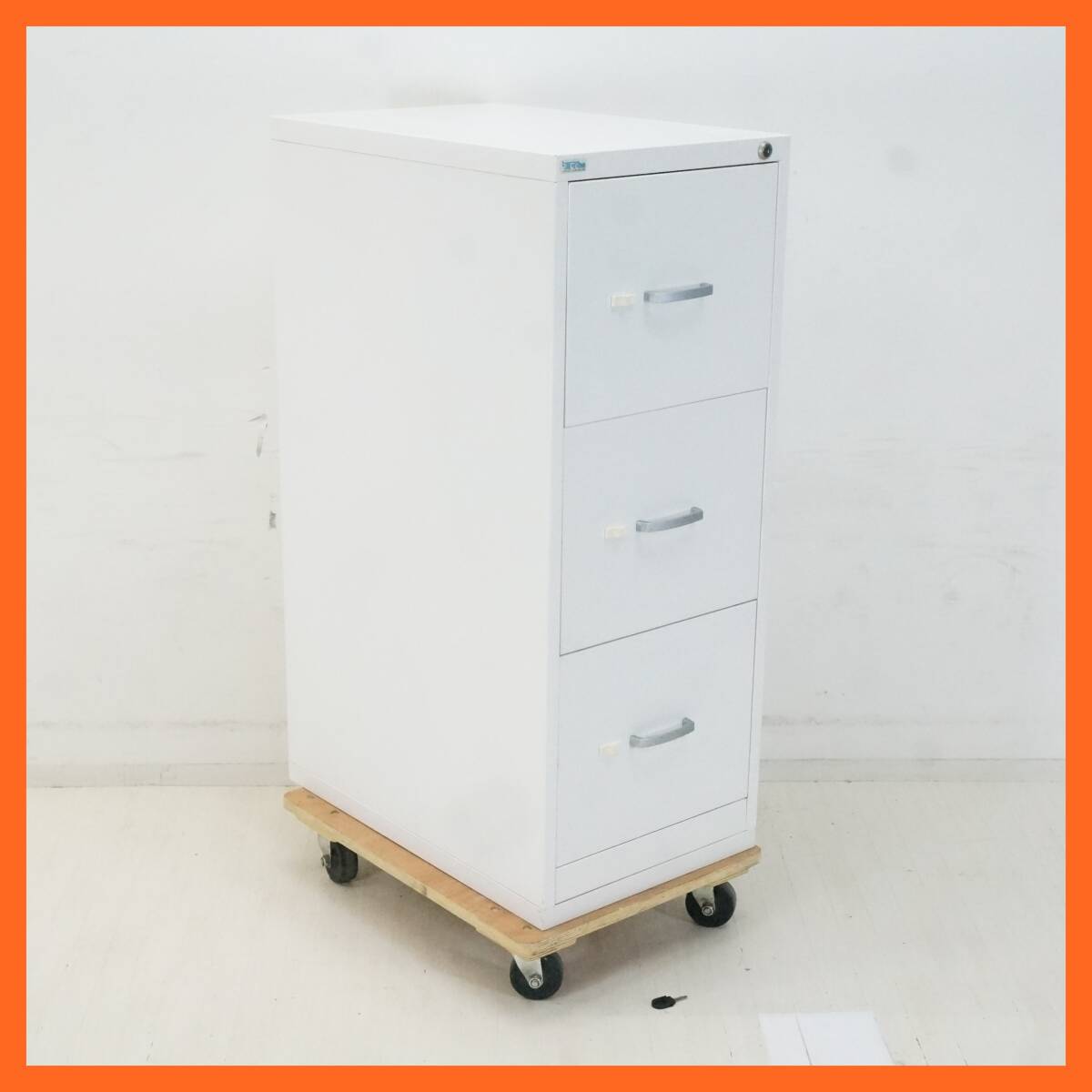 東ハ:スチール家具ブランド【ceha社】オフィス家具 ファイリングキャビネット 高さ約101.5㎝ 幅約40×奥行約63㎝ 鍵付き書庫 ★送料無料★_画像1