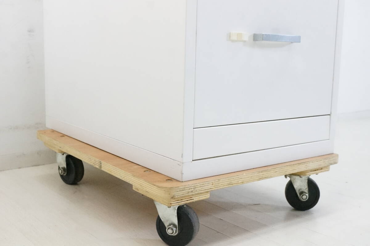 東ハ:スチール家具ブランド【ceha社】オフィス家具 ファイリングキャビネット 高さ約101.5㎝ 幅約40×奥行約63㎝ 鍵付き書庫 ★送料無料★_画像7