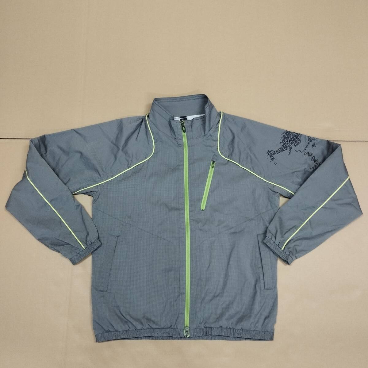 【D13860】OAKLEY ジャージ セットアップ 上下セット トレーニングウェア スポーツウェア　XL　オークリー　グレー_画像2