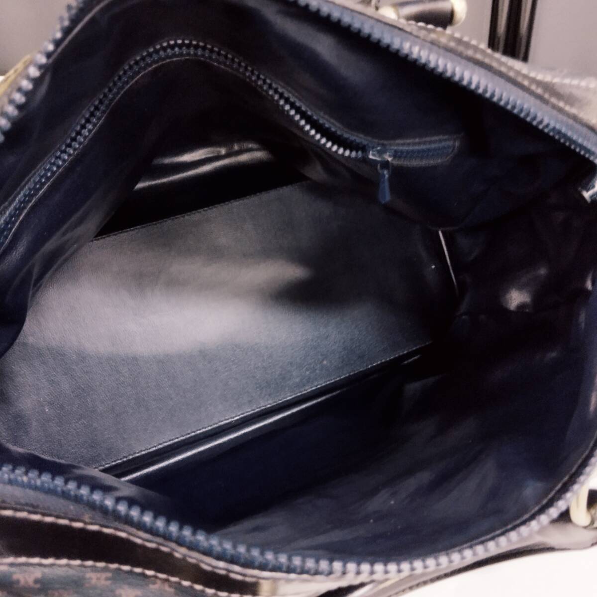 【D13141】難ありジャンク　CELINE　ハンドバッグ　ミニボストンバッグ　マカダム柄　レザー　ネイビー_画像7