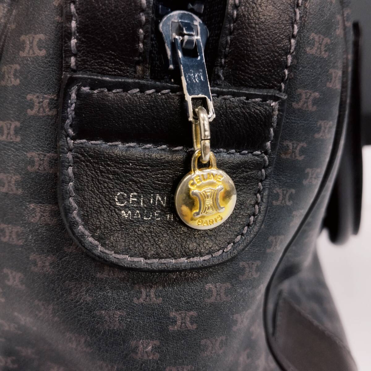 【D13141】難ありジャンク　CELINE　ハンドバッグ　ミニボストンバッグ　マカダム柄　レザー　ネイビー_画像3