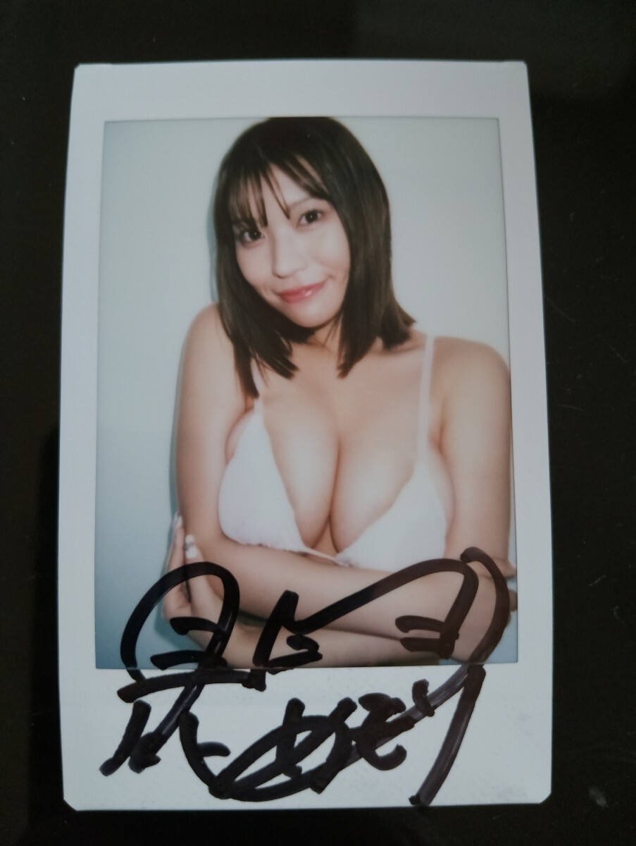  месяц цветок ... с автографом Cheki 