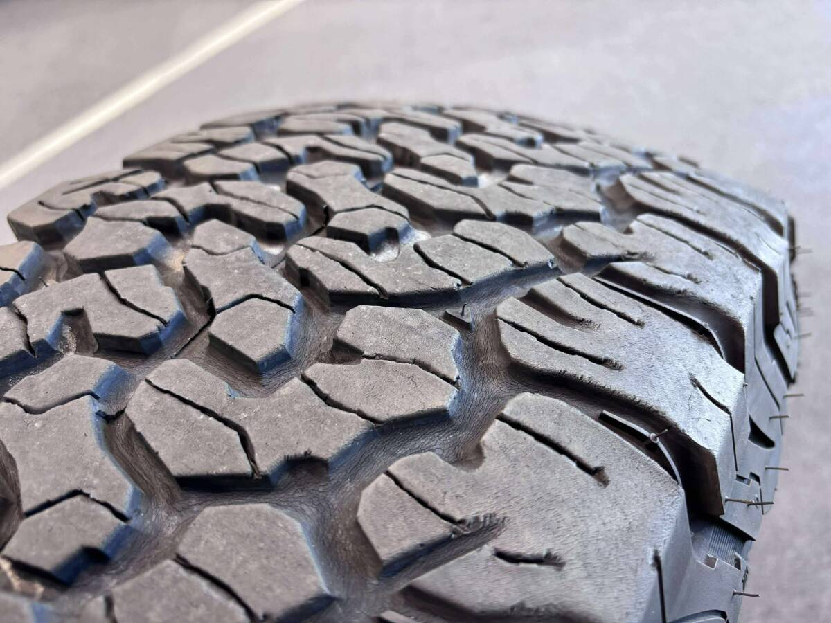 【中古品】１7×8J DEAN クリムソン 285/70Ｒ17 BFグッドリッチタイヤ4本セット ★ハイラックスサーフ18系など★_画像9