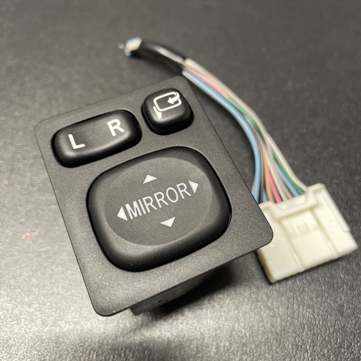 送料無料! トヨタ ドアミラー 文字点灯タイプ(オレンジ色) スイッチ ハイエース エスティマ プリウス 作動良好品 美品_画像1