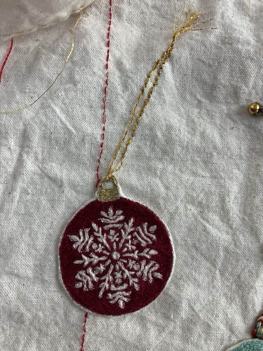 ハンドメイド　手刺繍　エコバッグ　クリスマス柄　刺繍　トートバッグ　sloth._.embroidery_画像6