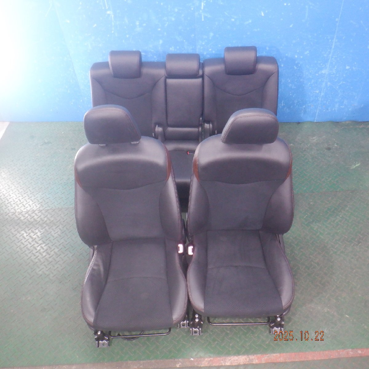 ☆プリウスアルファ/G　DAA-ZVW41W　純正　ドライバーズ、アシスタント、リアシートセット　：36517　※個人宅発送不可_画像1