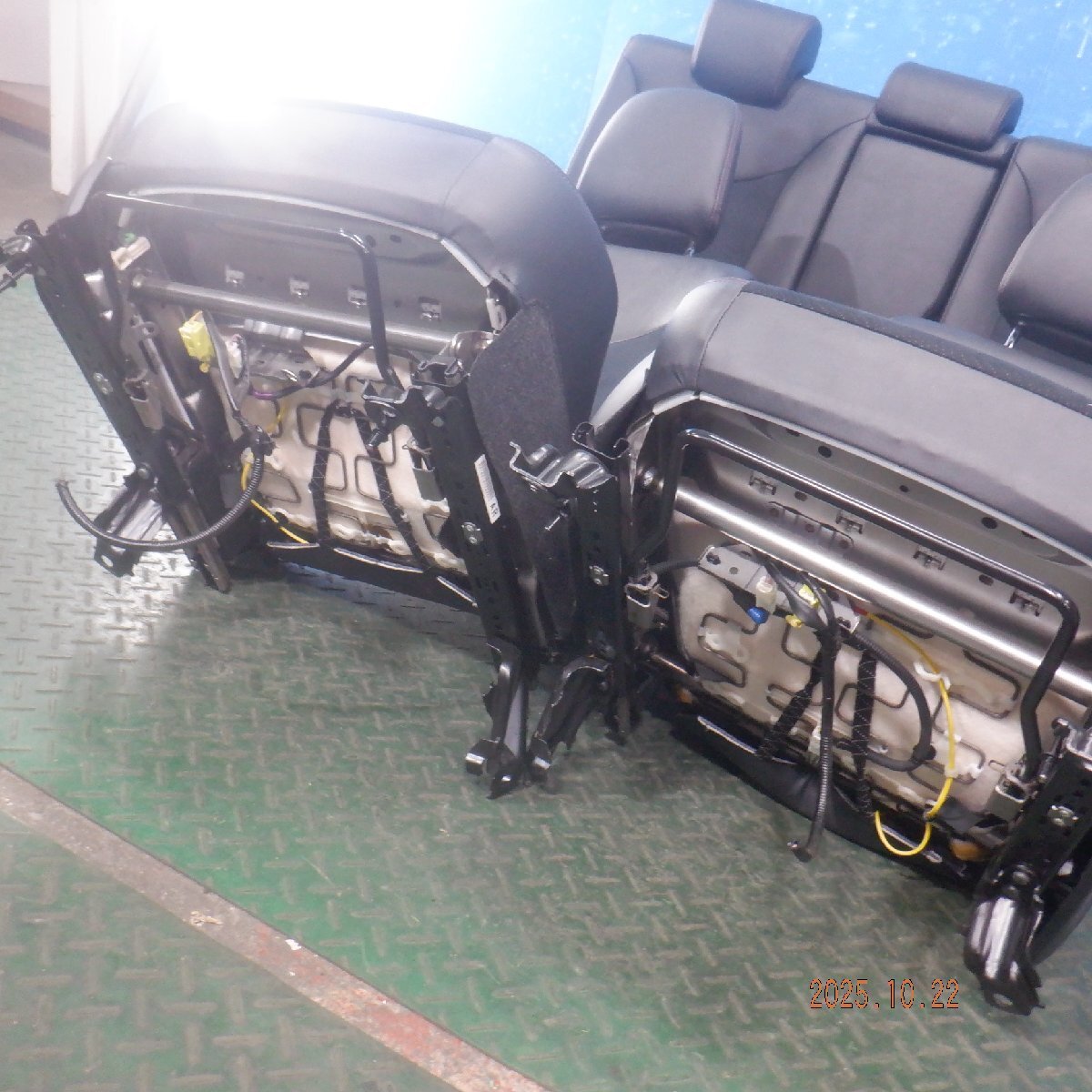 ☆プリウスアルファ/G　DAA-ZVW41W　純正　ドライバーズ、アシスタント、リアシートセット　：36517　※個人宅発送不可_画像4