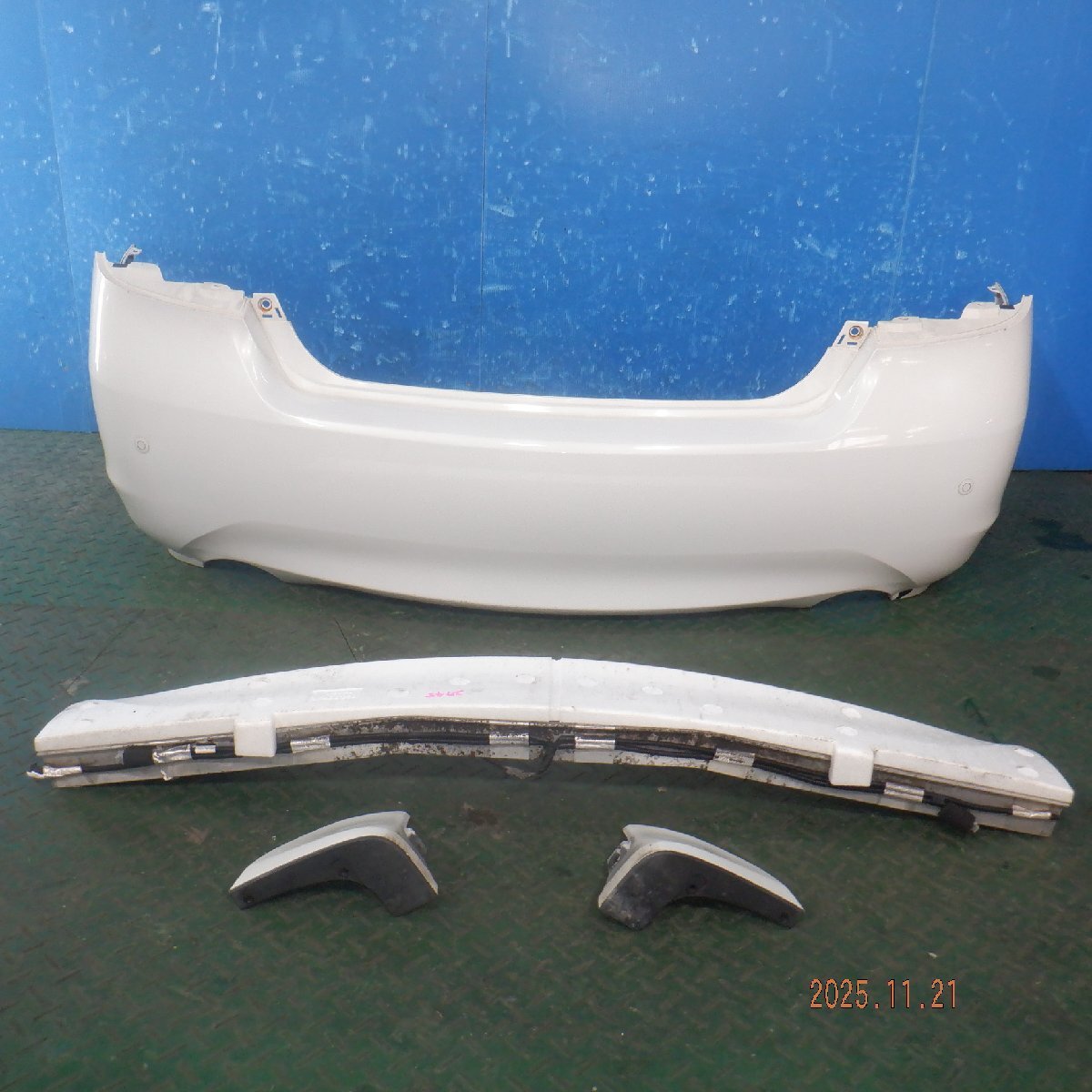 ☆フーガ/250GT　DBA-Y51　純正　リアバンパー　：34856　※個人宅発送不可_画像1