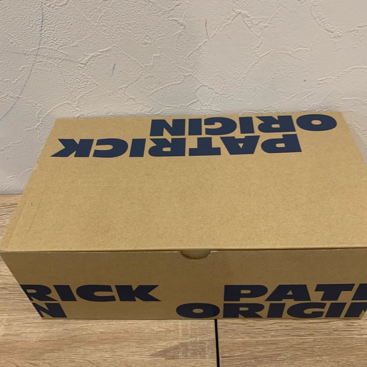 BILLY'S 10 anniversary commemoration PATRICK ORIGIN ARTOIS L 27.5cm / Patrick berry dean marathon bronx cottage liverpool huron COPENHAGEN