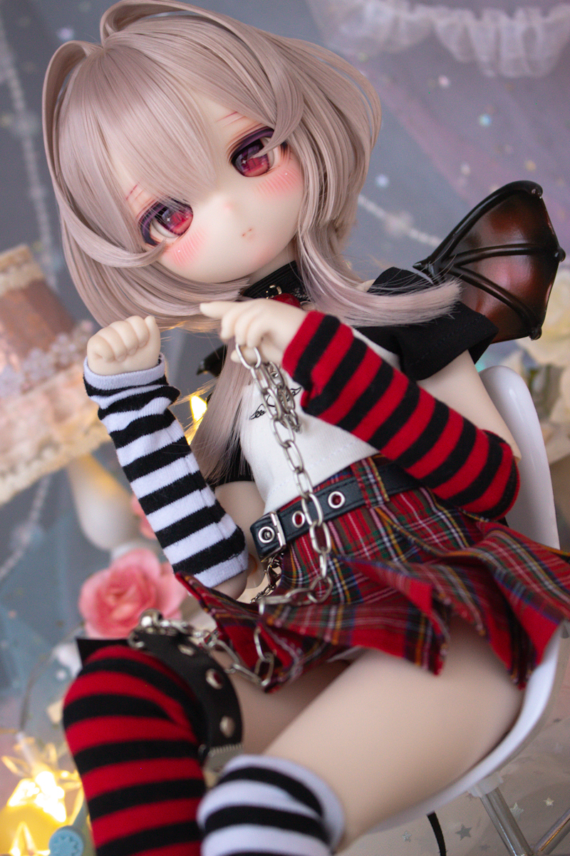 【34DOLLS】DDH-29 SW肌 カスタムヘッド＋デカールアイ MDD (難あり)_画像2