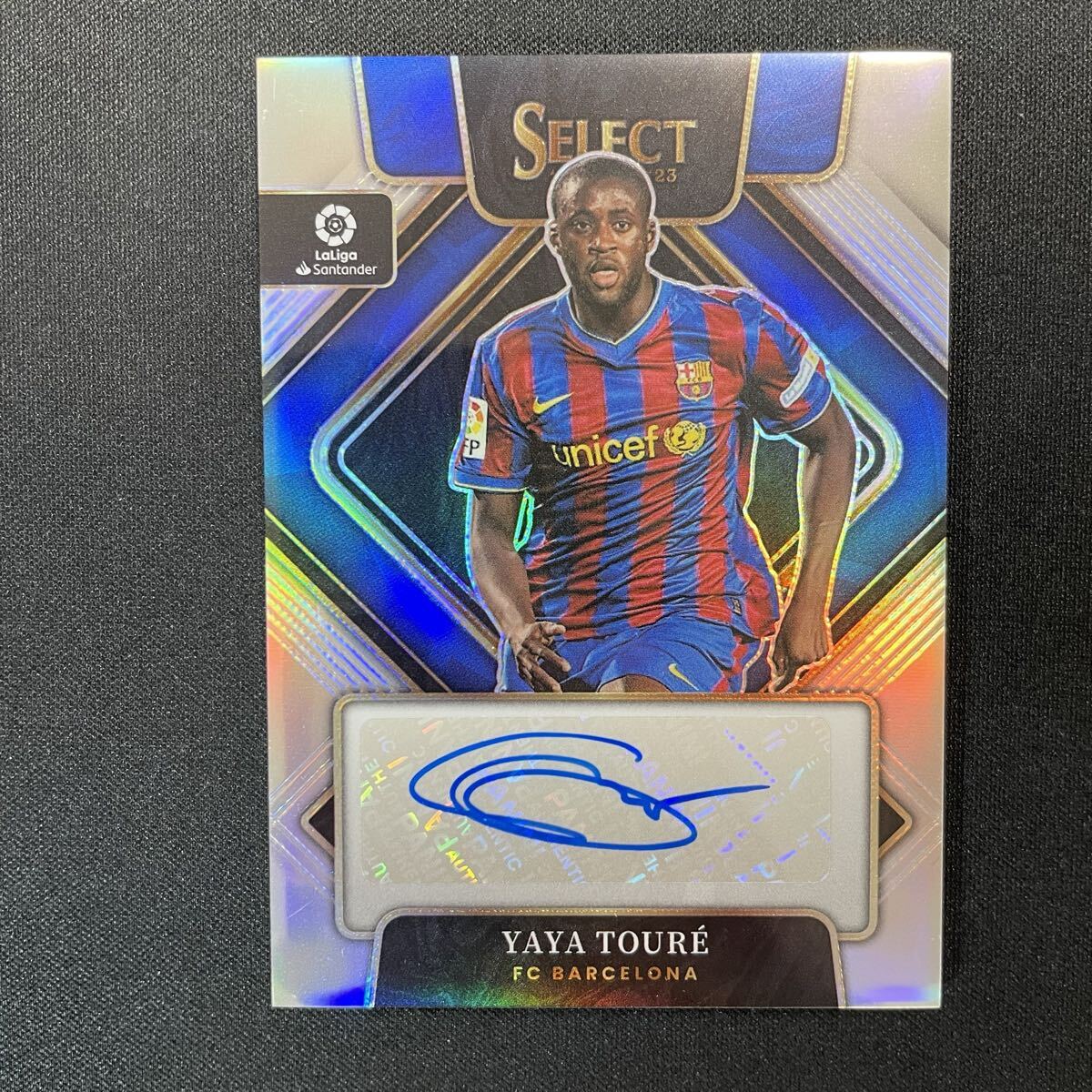 2022-23 Panini Select La Liga Yaya Toure Auto Barcelona 直筆サインカード ヤヤ・トゥーレ_画像1