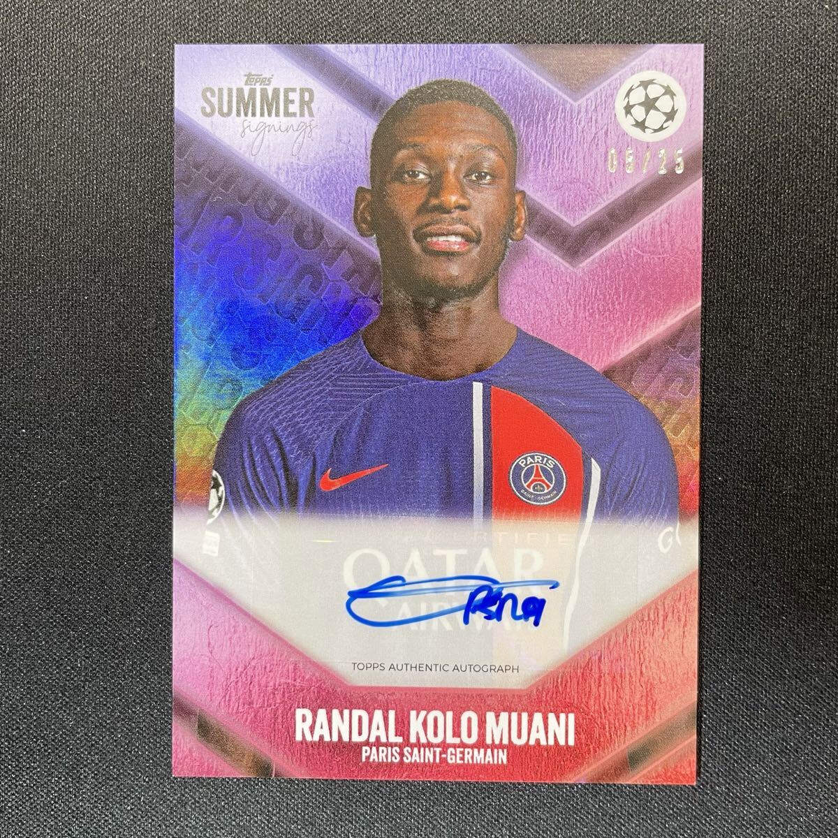 2023-24 Topps Summer Signings UEFA Randal Kolo Muani Auto Paris Saint-Germain /25 直筆サインカード ランダル・コロ・ムアニ_画像1