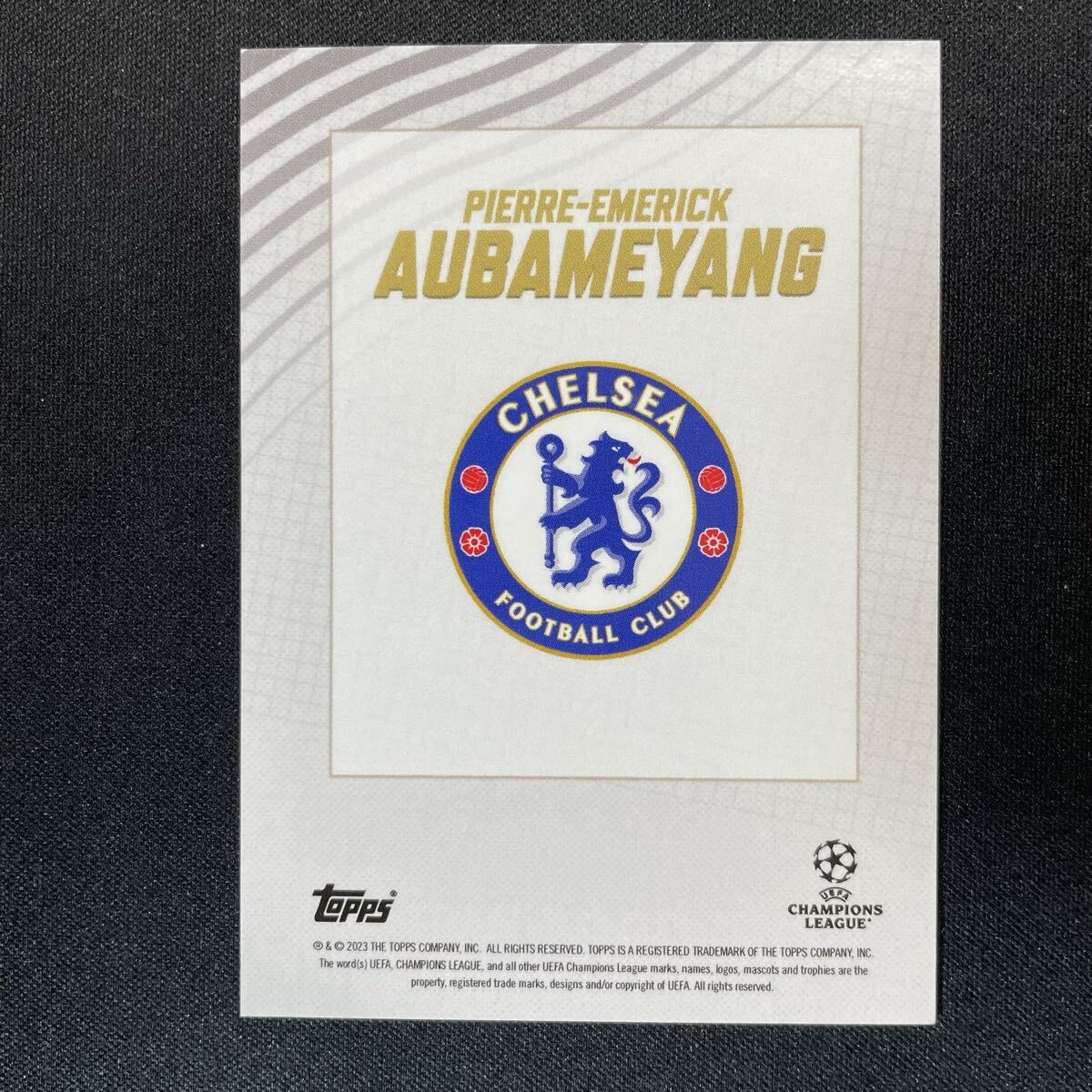 2023-24 Topps Gold UEFA Pierre-Emerick Aubameyang Auto Chelsea /99 直筆サインカード ピエール＝エメリク・オーバメヤン_画像2