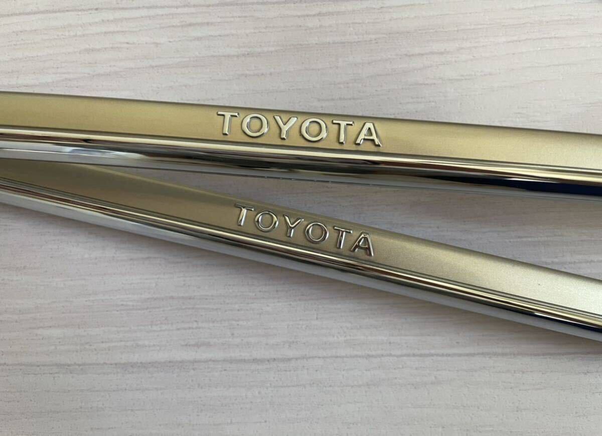 トヨタ純正 車用 ナンバーフレーム ナンバープレートカバー 送料無料 2枚セット_画像1