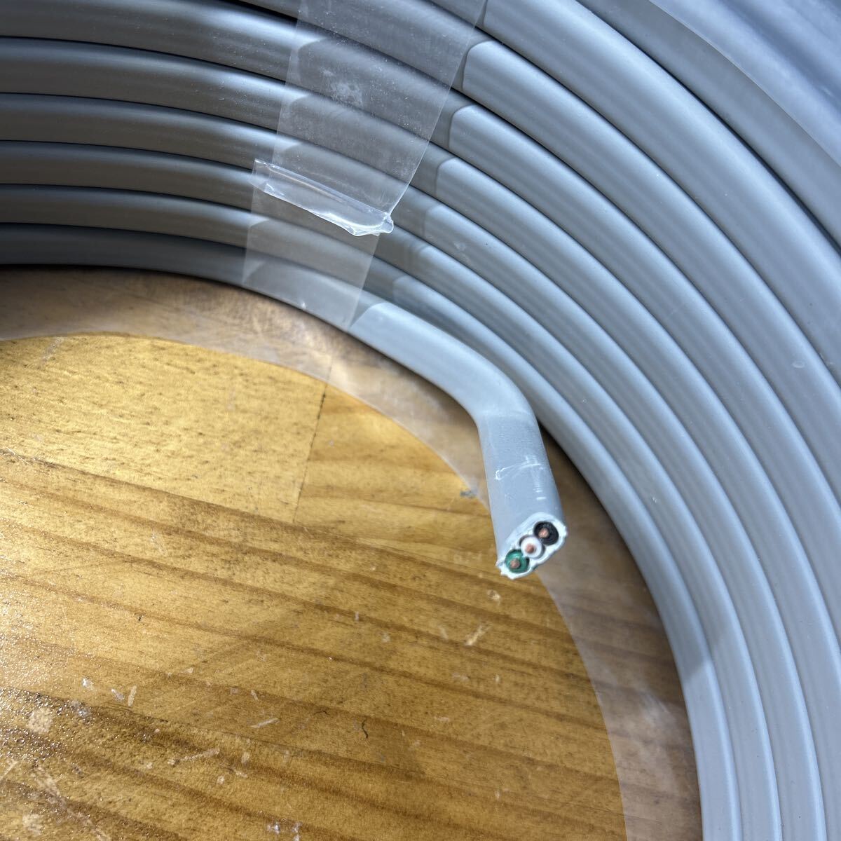 Fケーブル　SFCC EM-EEF 3×2.0mm 3芯 黒白緑　600Vポリエチレン絶縁 シース電線 100M JIS PSE規格合格品 VVF エコF 20.-3C ライン入り _画像3